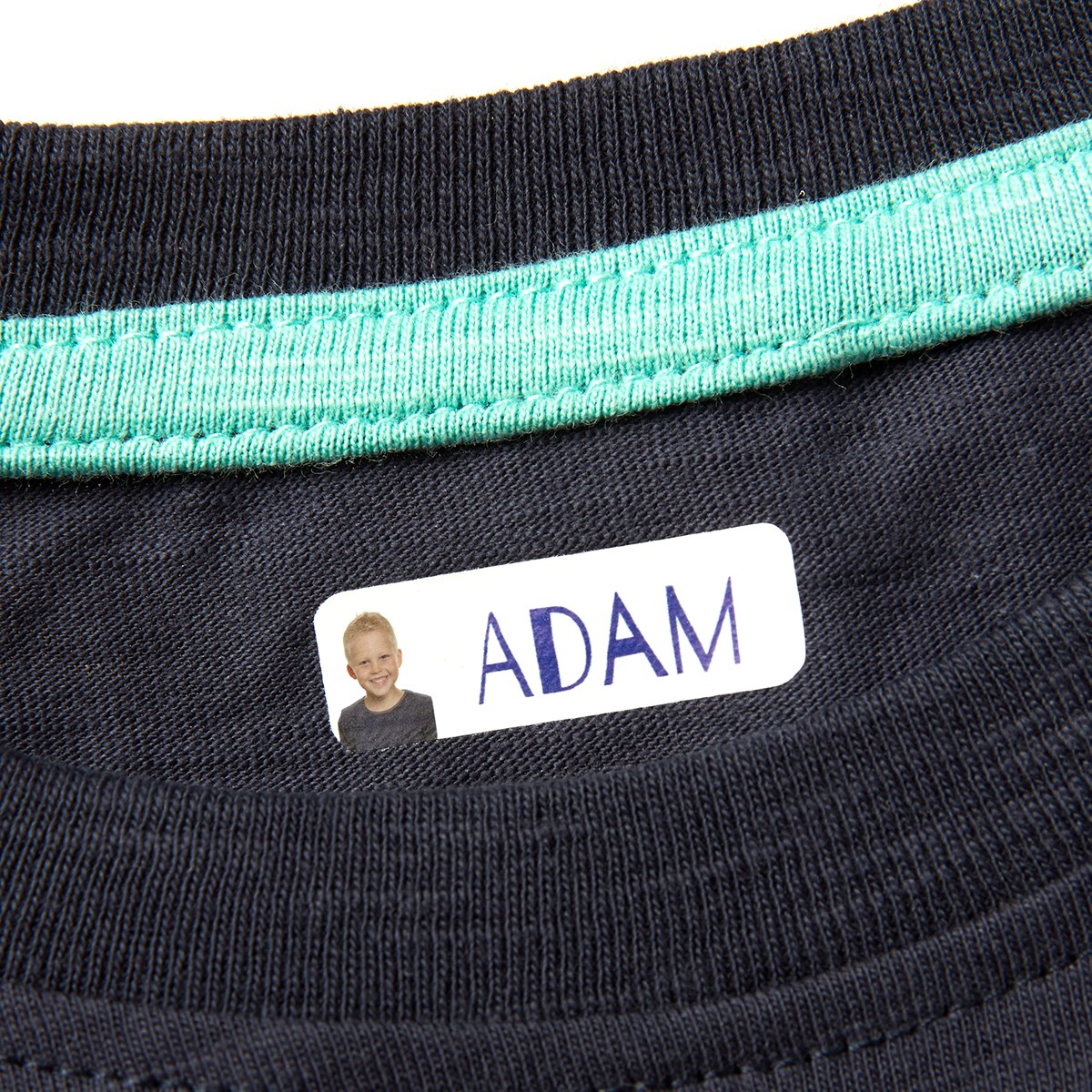 Marca la ropa con nuestras etiquetas personalizadas termoadhesivas